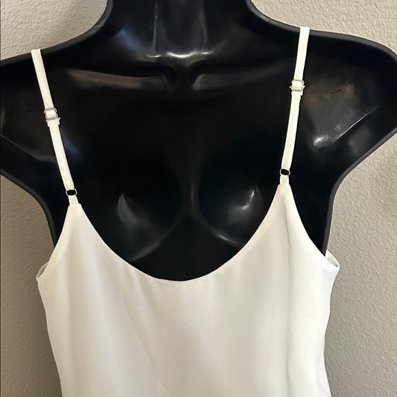 Chic White Women's Camisole - Picture 3 of 4